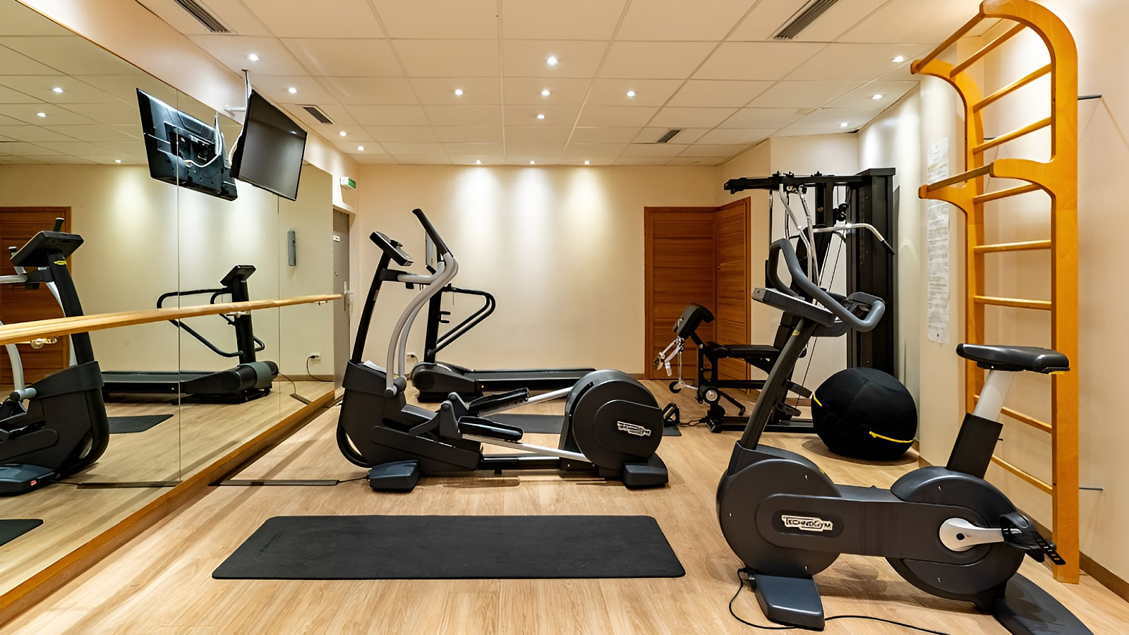 ambassador hotel & spa