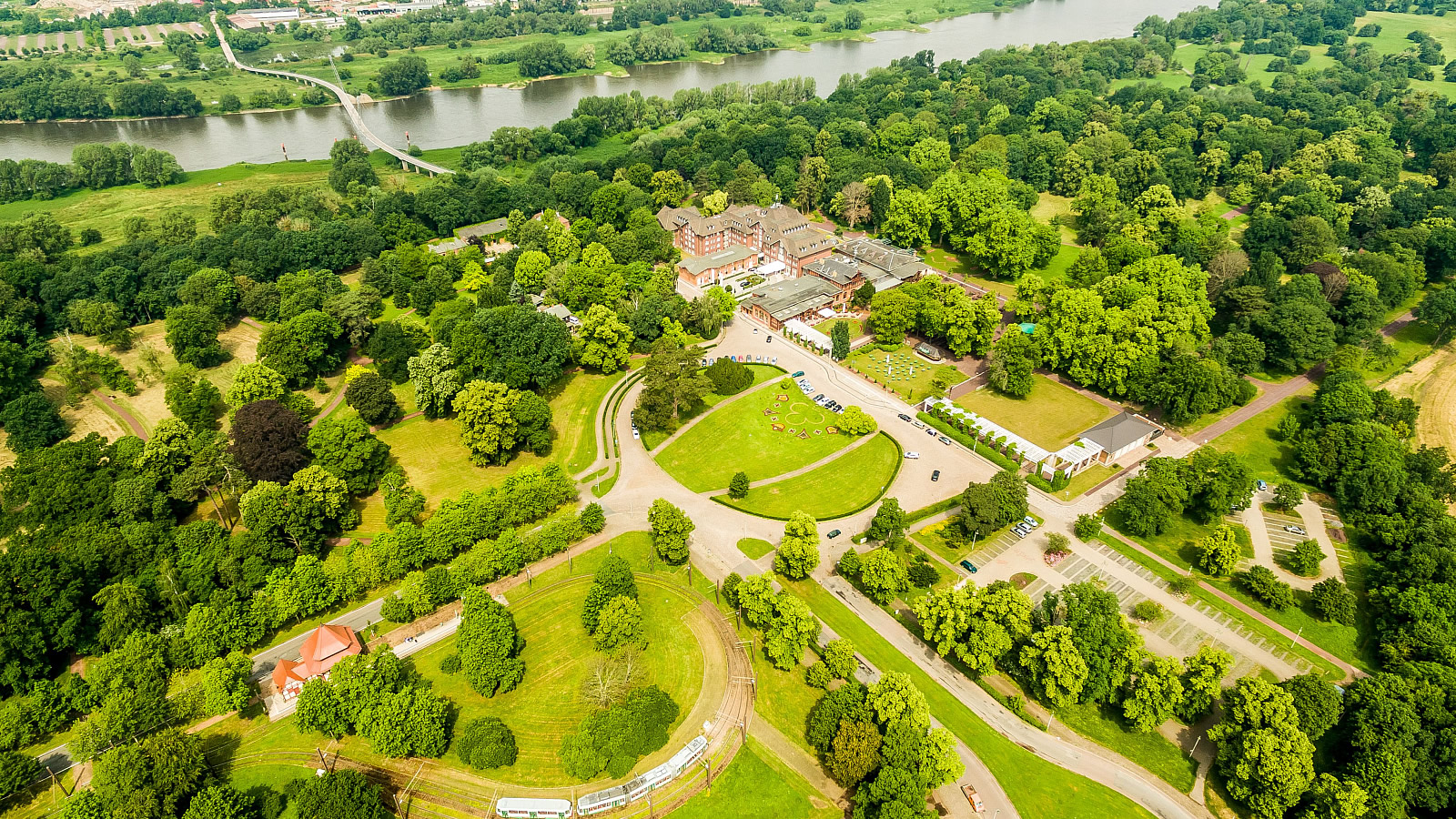 Dorint Herrenkrug Parkhotel